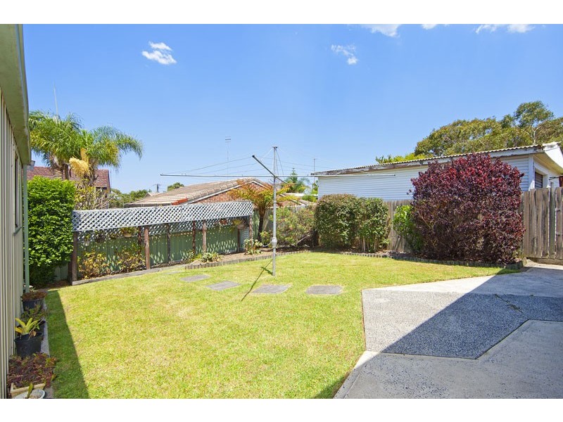 12 Promenade Avenue, Bateau Bay NSW 2261