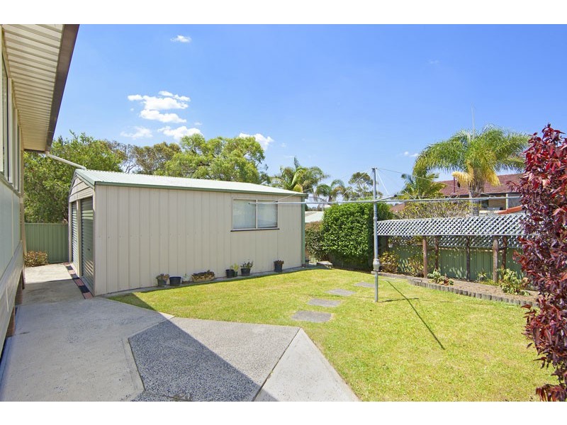 12 Promenade Avenue, Bateau Bay NSW 2261