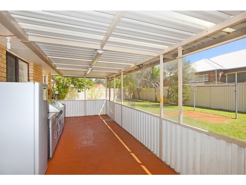 7 Adrian Close, Bateau Bay NSW 2261