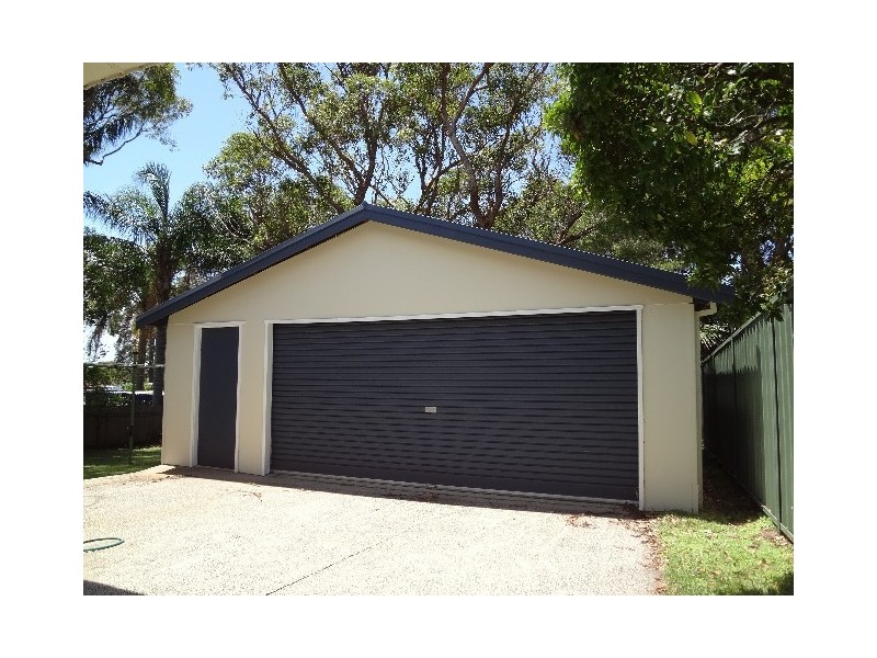 42 Germaine Avenue, Bateau Bay NSW 2261