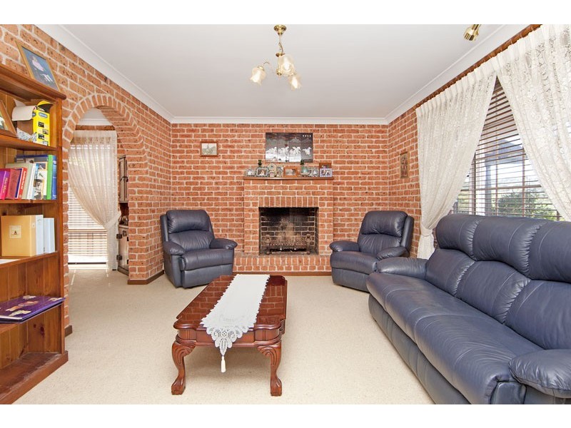 40 Valley View Road, Bateau Bay NSW 2261