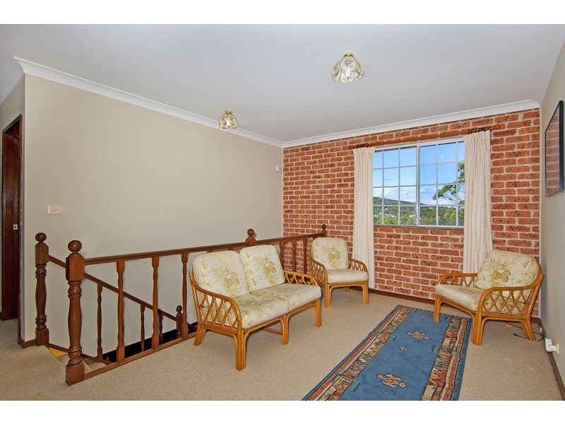 40 Valley View Road, Bateau Bay NSW 2261