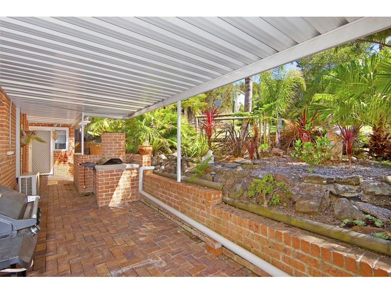 40 Valley View Road, Bateau Bay NSW 2261