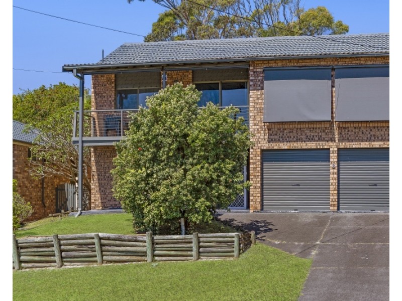 8 Masefield Avenue, Bateau Bay NSW 2261