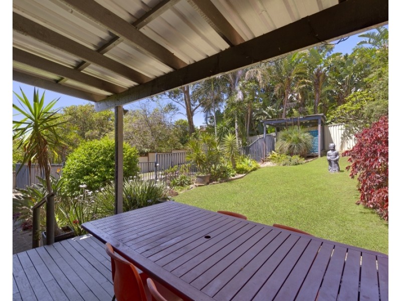 8 Masefield Avenue, Bateau Bay NSW 2261