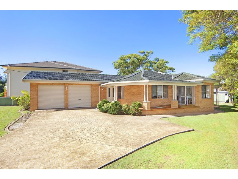 33 Bateau Bay Road, Bateau Bay NSW 2261