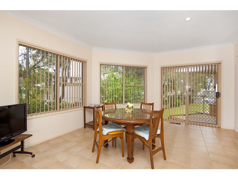 33 Bateau Bay Road, Bateau Bay NSW 2261