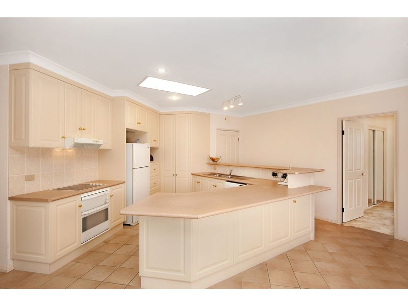 33 Bateau Bay Road, Bateau Bay NSW 2261