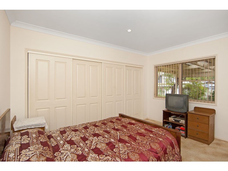 33 Bateau Bay Road, Bateau Bay NSW 2261