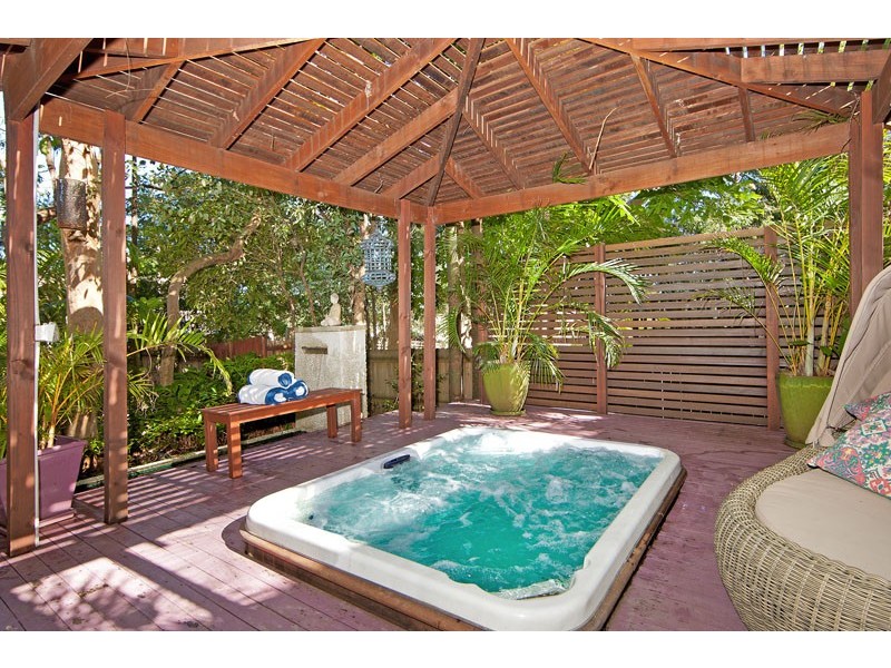 51 Barry Street, Bateau Bay NSW 2261