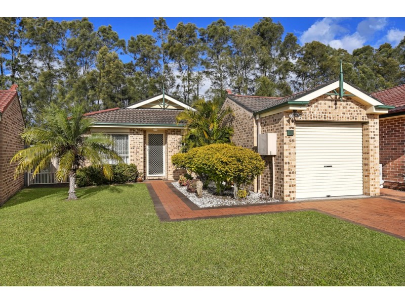 10 Macintyre Street, Bateau Bay NSW 2261