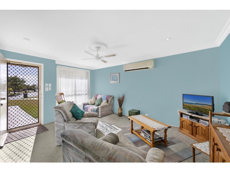 10 Macintyre Street, Bateau Bay NSW 2261