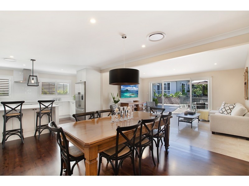 25 Wandella Avenue, Bateau Bay NSW 2261