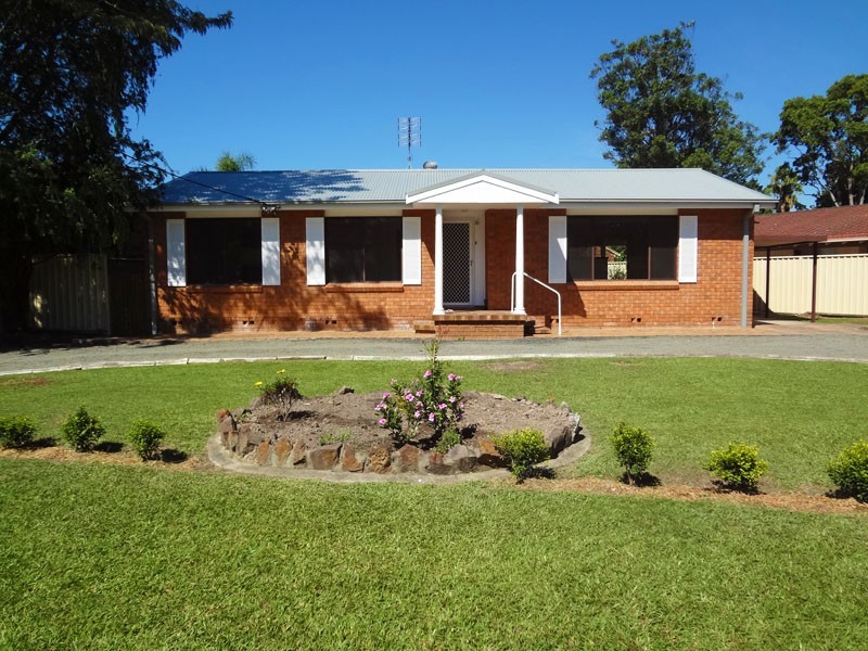 18 Blenheim Avenue, Berkeley Vale NSW 2261