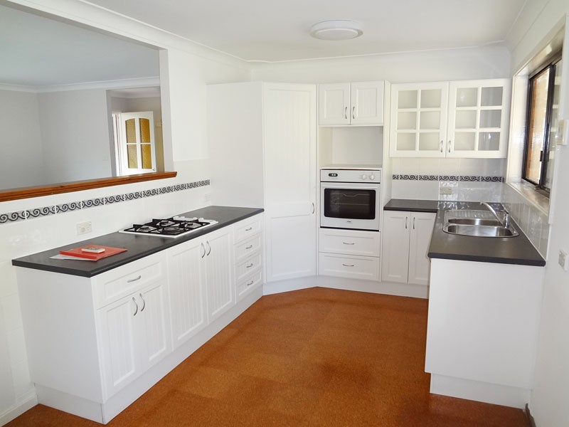 18 Blenheim Avenue, Berkeley Vale NSW 2261