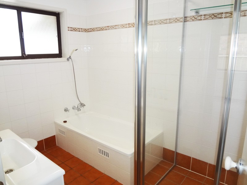 18 Blenheim Avenue, Berkeley Vale NSW 2261