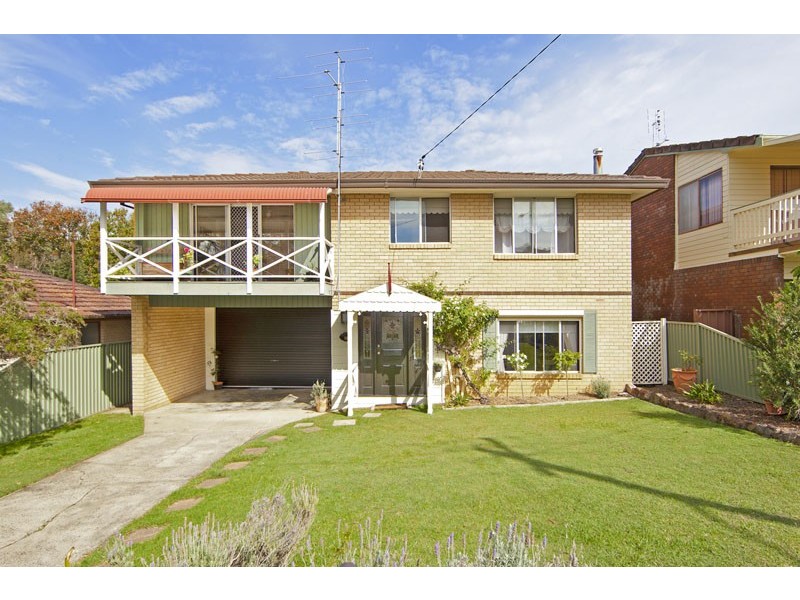 16 Anglers Drive, Bateau Bay NSW 2261