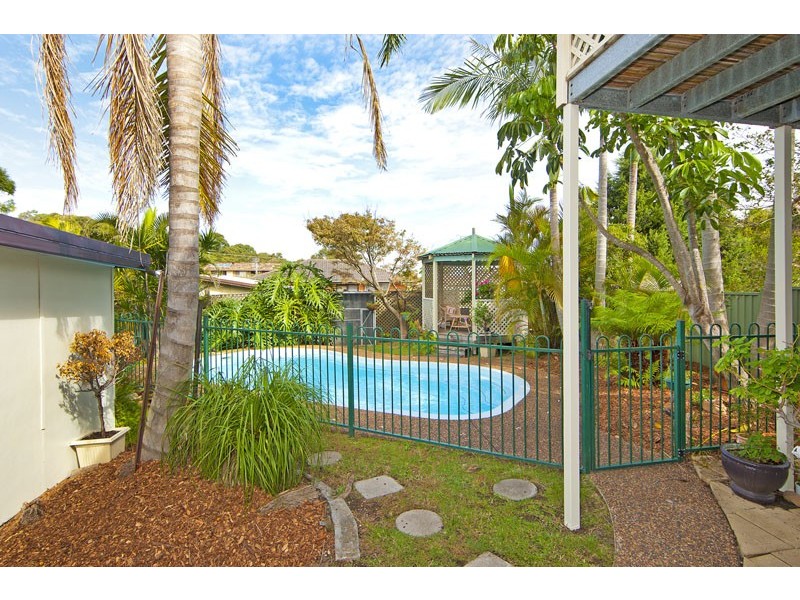 16 Anglers Drive, Bateau Bay NSW 2261