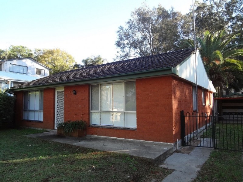 31 Albatross Road, Berkeley Vale NSW 2261