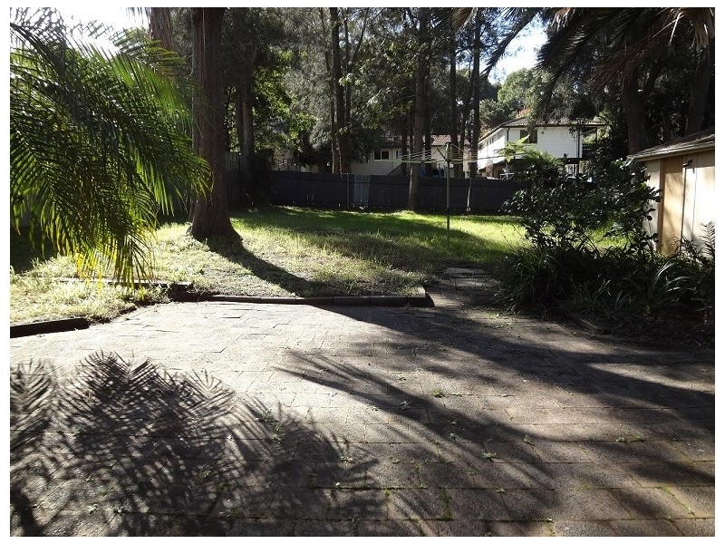 31 Albatross Road, Berkeley Vale NSW 2261