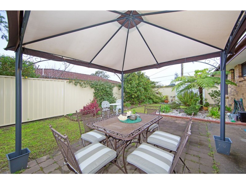 2 Adrian Close, Bateau Bay NSW 2261