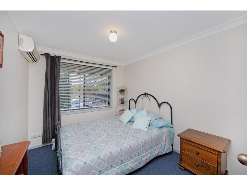 2 Adrian Close, Bateau Bay NSW 2261