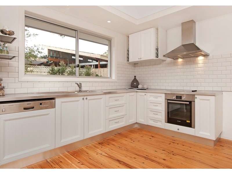 60 Lakin Street, Bateau Bay NSW 2261