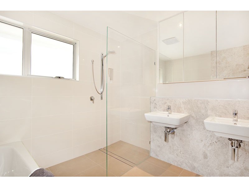 60 Lakin Street, Bateau Bay NSW 2261