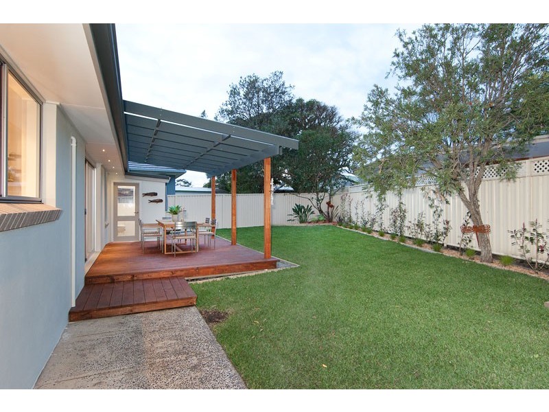 60 Lakin Street, Bateau Bay NSW 2261