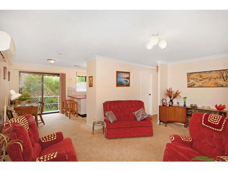 4 Debra Anne Drive, Bateau Bay NSW 2261