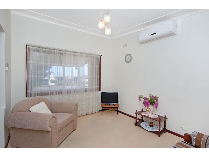 63 Dampier Boulevard, Killarney Vale NSW 2261