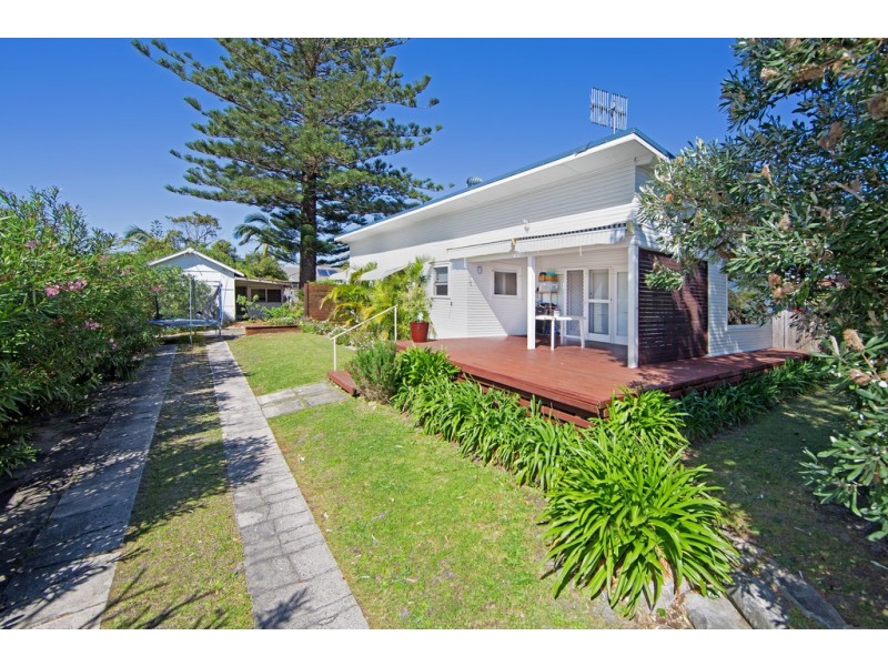57 Boondilla Road, Blue Bay NSW 2261