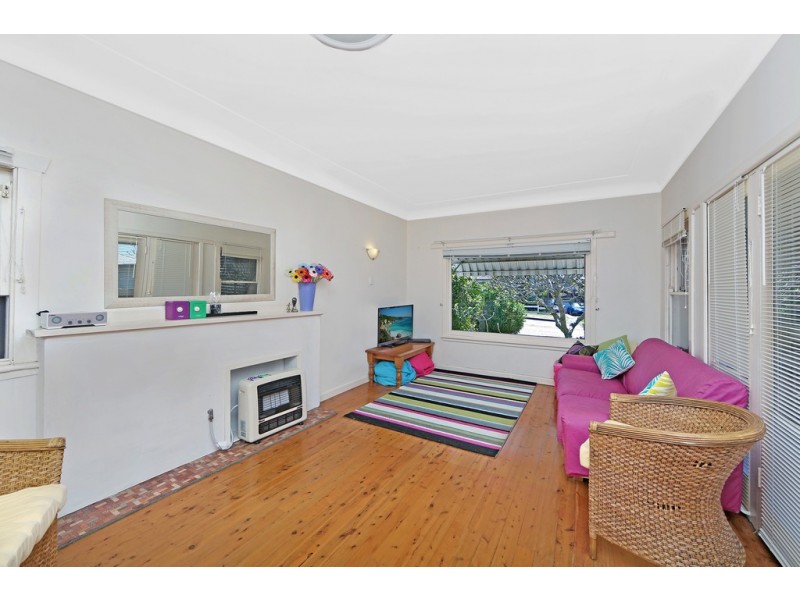 57 Boondilla Road, Blue Bay NSW 2261