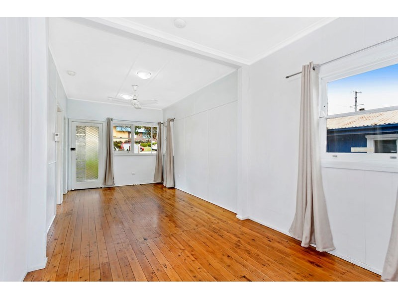 6 Ventura Avenue, Bateau Bay NSW 2261