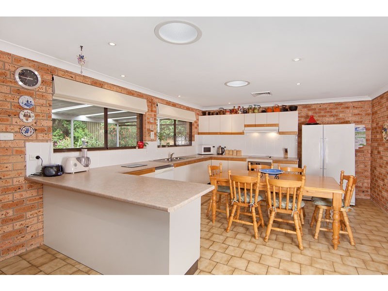 16 Wordsworth Avenue, Bateau Bay NSW 2261