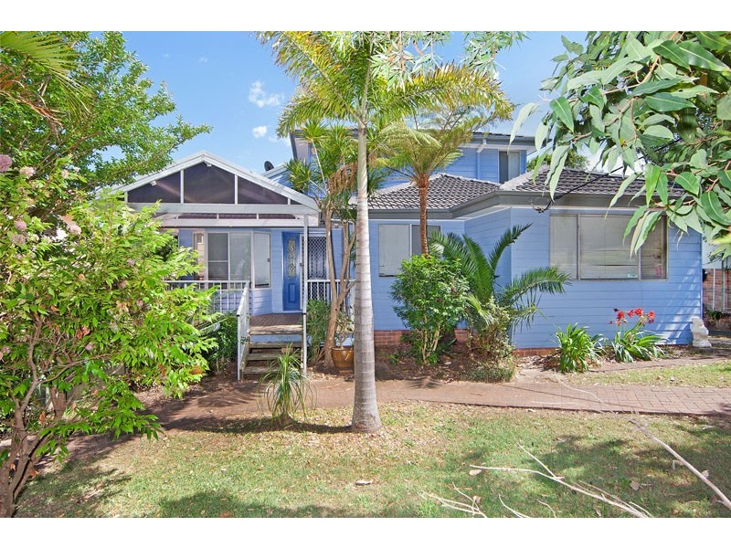 8 Noorong Avenue, Forresters Beach NSW 2260