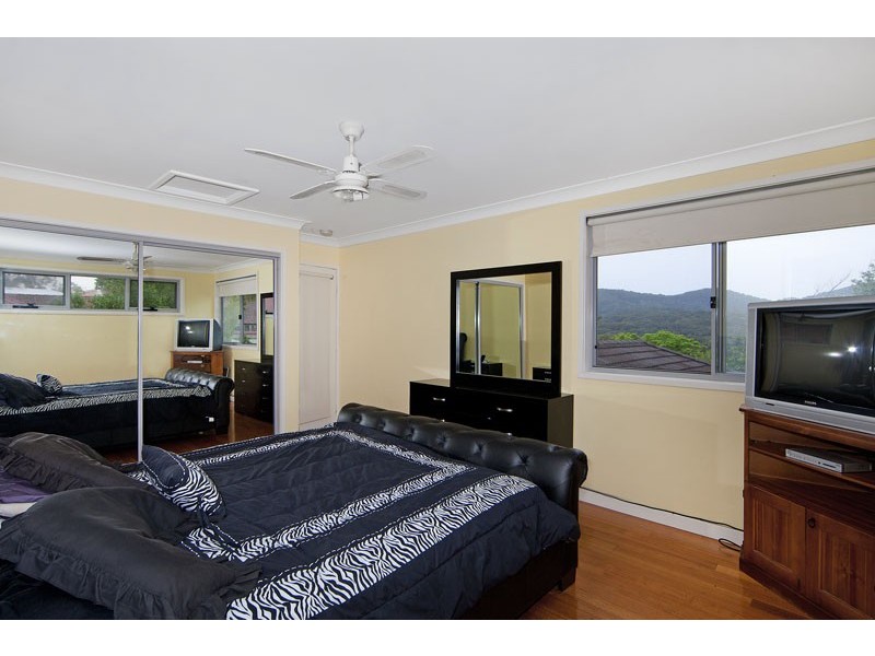 8 Noorong Avenue, Forresters Beach NSW 2260