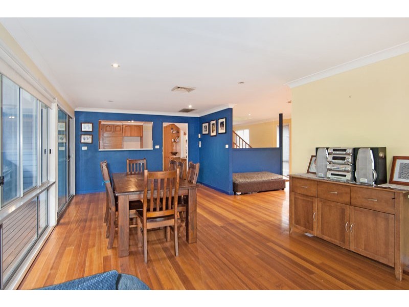 8 Noorong Avenue, Forresters Beach NSW 2260