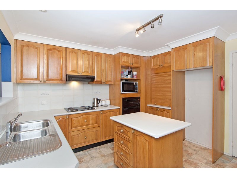 8 Noorong Avenue, Forresters Beach NSW 2260