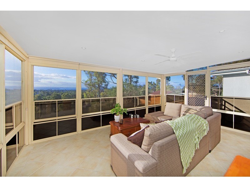6 Jonathon Close, Bateau Bay NSW 2261