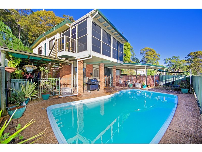6 Jonathon Close, Bateau Bay NSW 2261