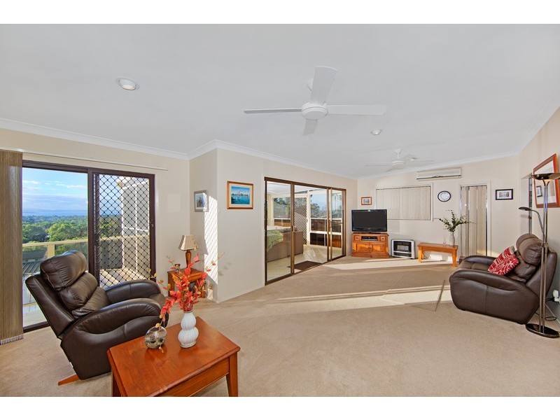 6 Jonathon Close, Bateau Bay NSW 2261
