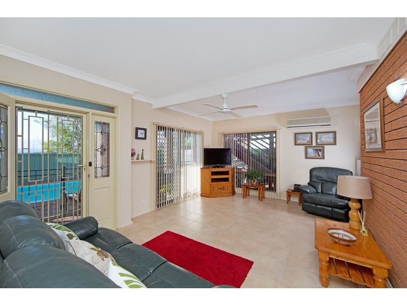 6 Jonathon Close, Bateau Bay NSW 2261