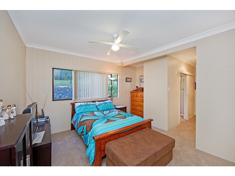 6 Jonathon Close, Bateau Bay NSW 2261