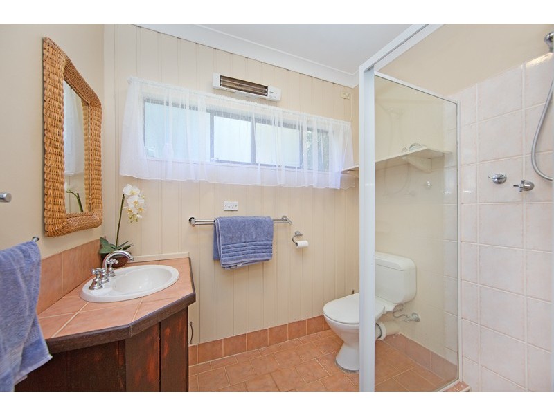 6 Jonathon Close, Bateau Bay NSW 2261