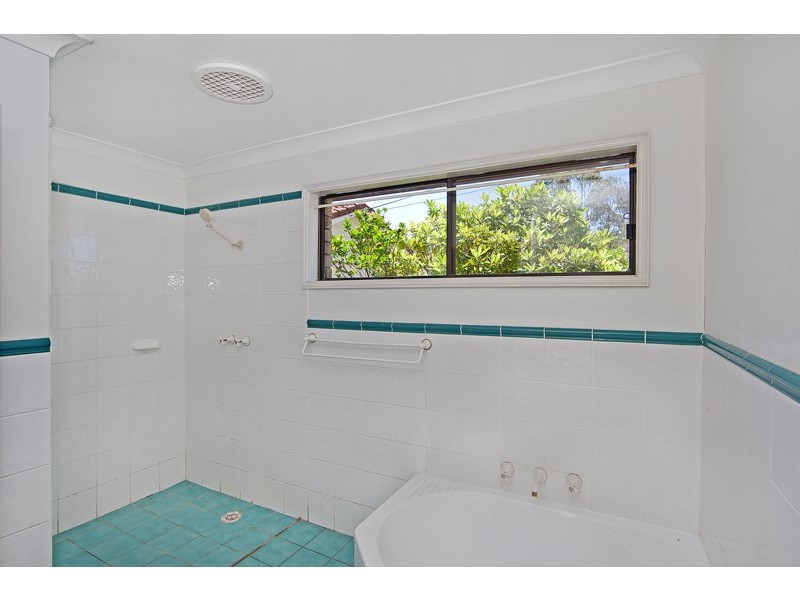 4 Barramundi Place, Bateau Bay NSW 2261