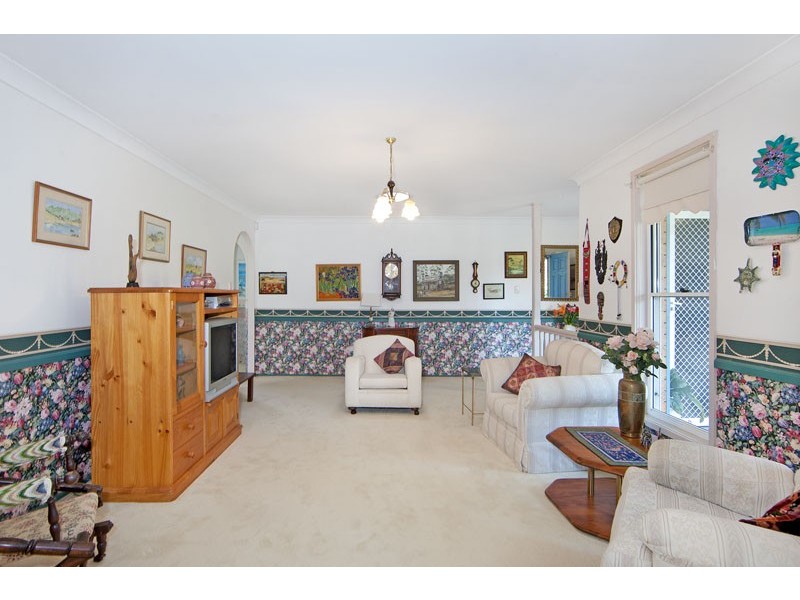 18 Rushby Street, Bateau Bay NSW 2261