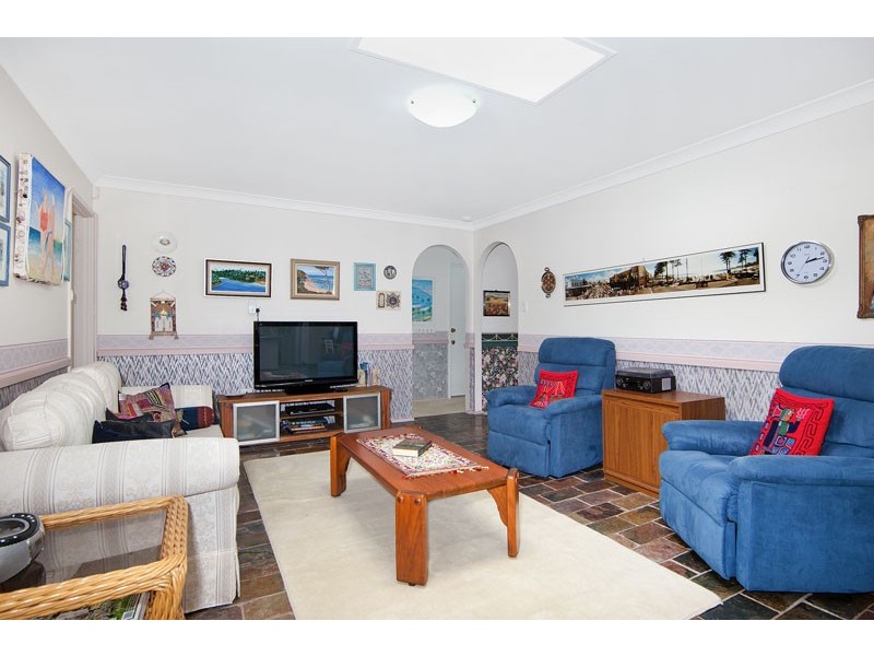 18 Rushby Street, Bateau Bay NSW 2261
