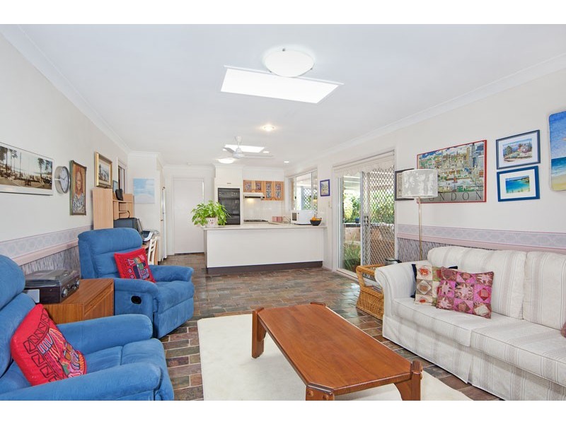 18 Rushby Street, Bateau Bay NSW 2261