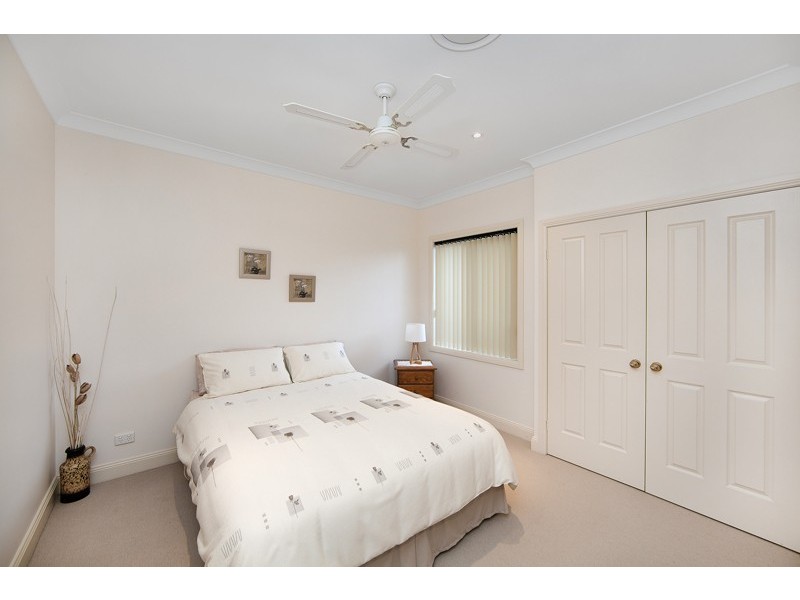 53 Sir Joseph Banks Drive, Bateau Bay NSW 2261